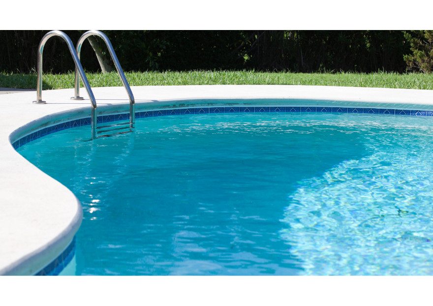 AGUA TURBIA EN LA PISCINA: CAUSAS FRECUENTES Y SOLUCIONES QUE FUNCIONAN
